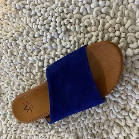 Aquatalia Dedra Suede Sandals - NIB with Dust Bag - Picture 5 of 6